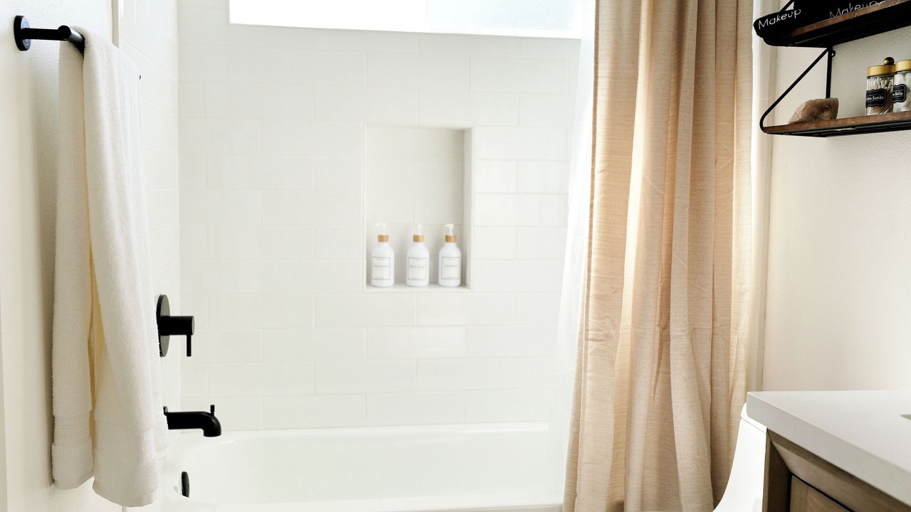 Photo of Bathroom in Thousand Oaks