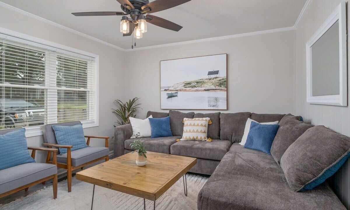 Photo of Livingroom in Northport