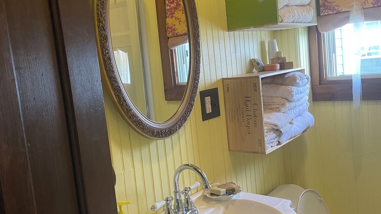 Photo of Bathroom in Sennett