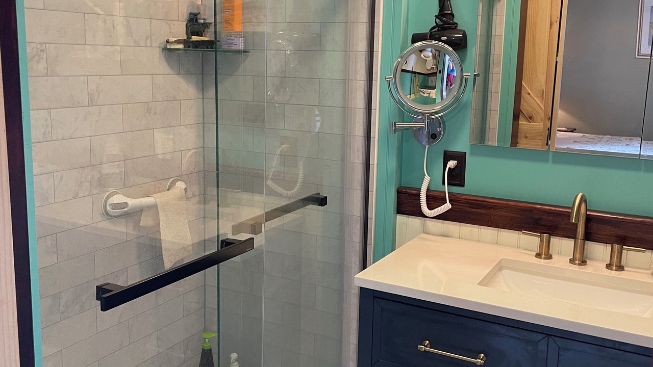 Photo of Bathroom in Sennett