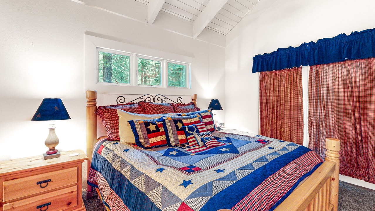 Photo of Bedroom in Shaver Lake