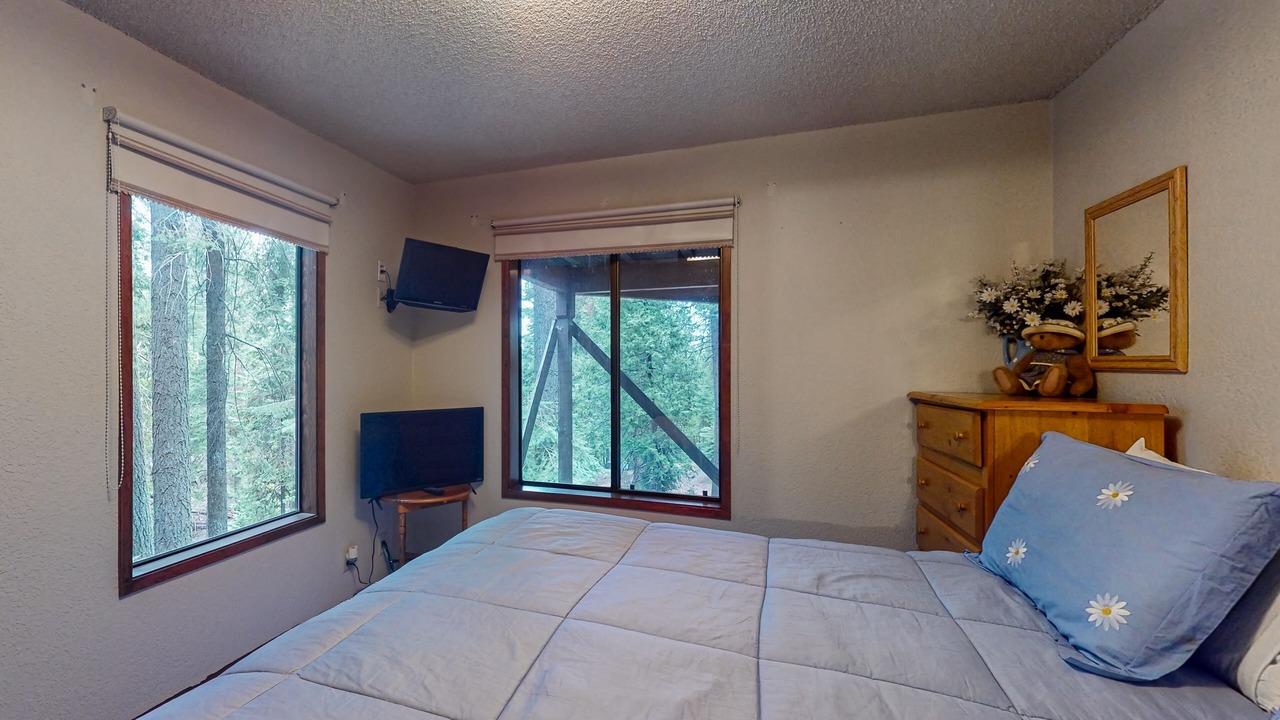 Photo of Bedroom in Shaver Lake