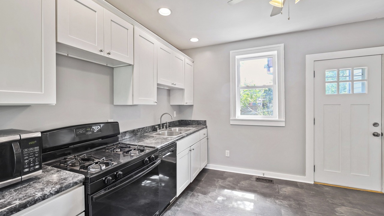 Photo of Kitchen in Front Park