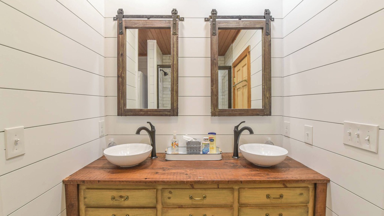 Photo of Bathroom in Saluda