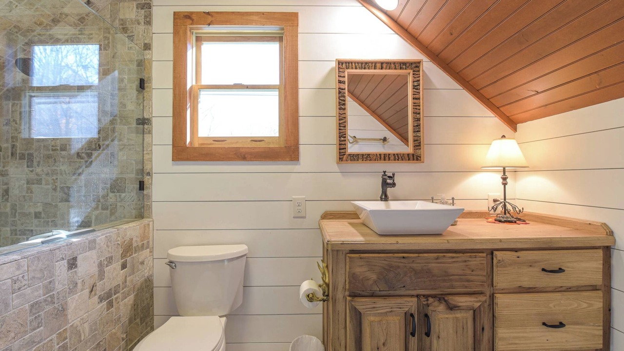 Photo of Bathroom in Saluda
