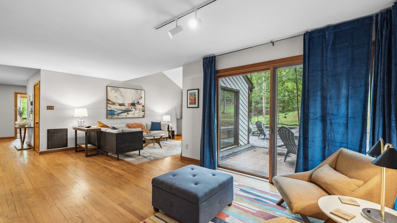 Photo of Livingroom in Chapel Hill
