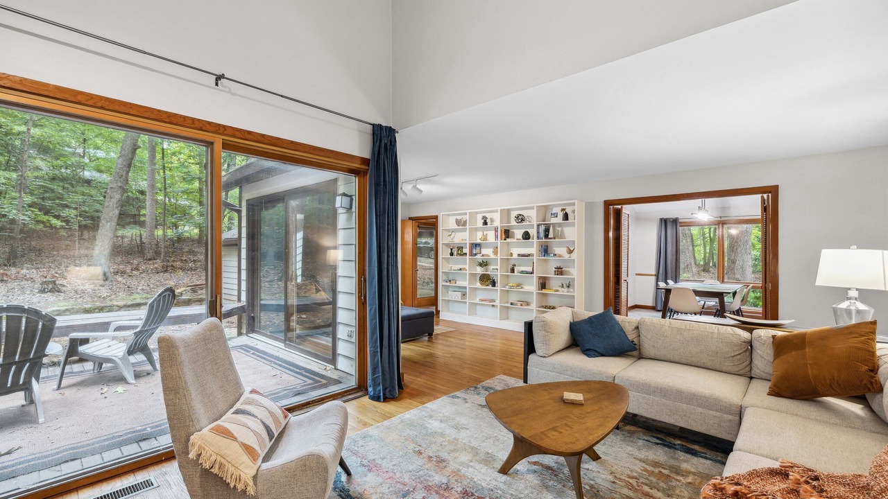 Photo of Livingroom in Chapel Hill