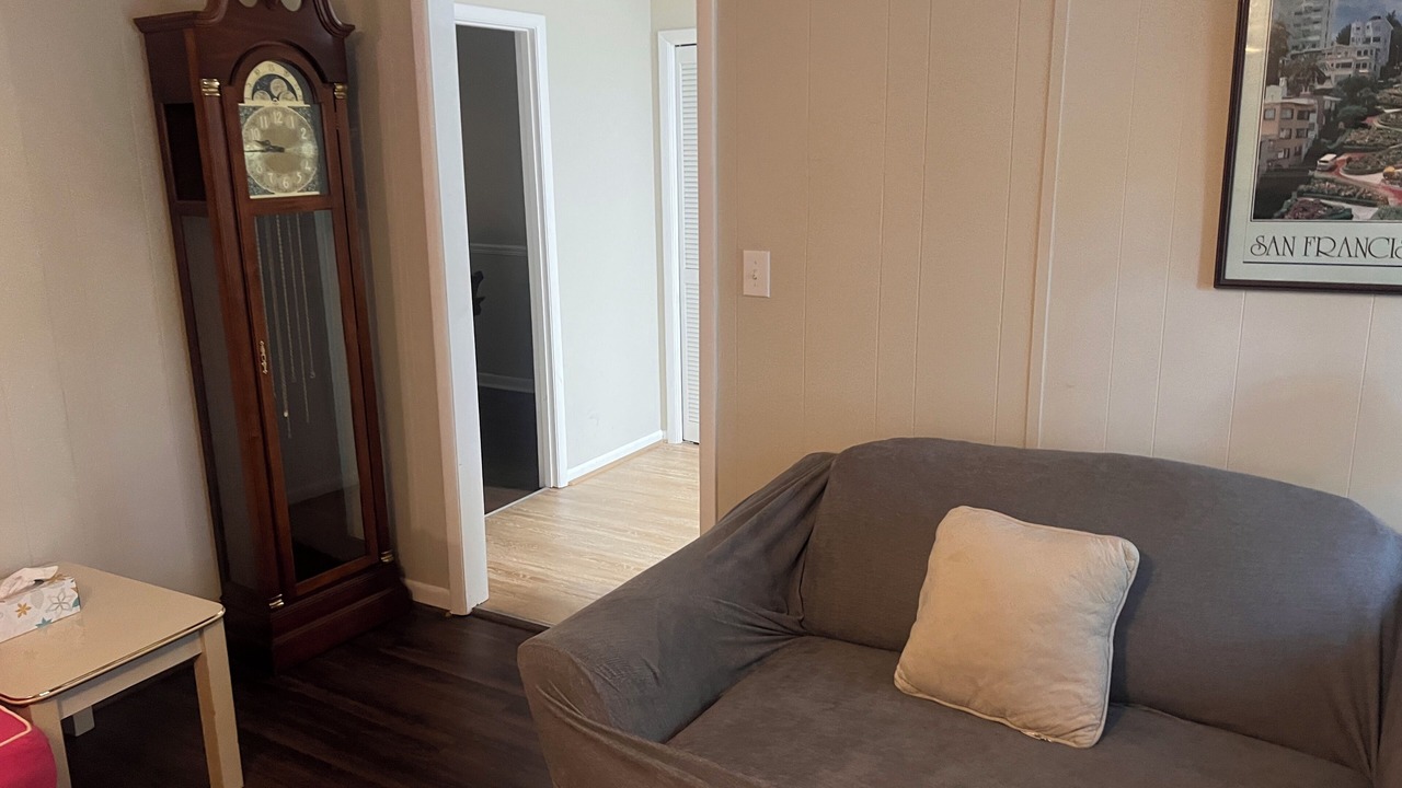 Photo of Livingroom in Anniston