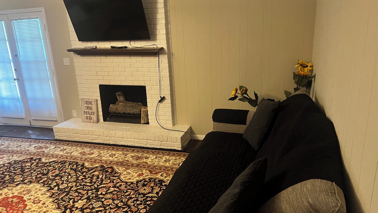 Photo of Livingroom in Anniston