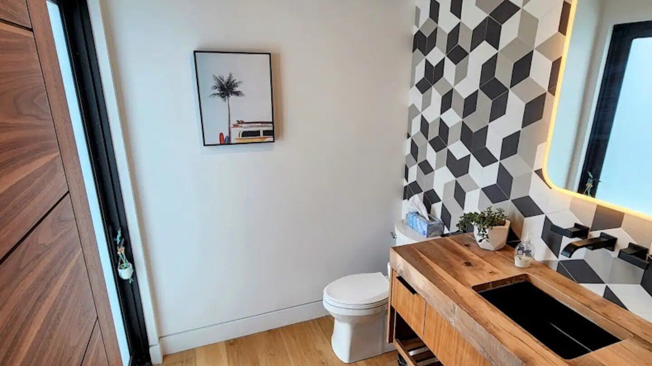 Photo of Bathroom in Mar Vista