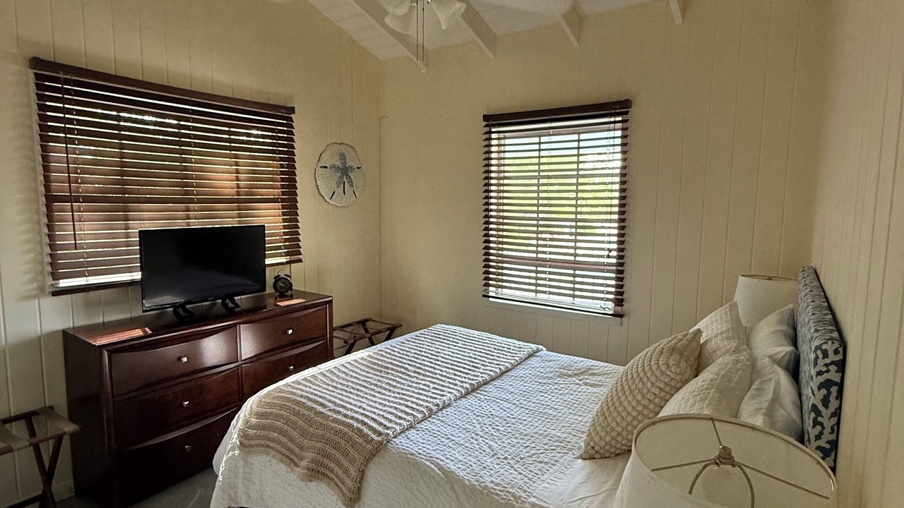 Photo of Bedroom in Schooner Bay