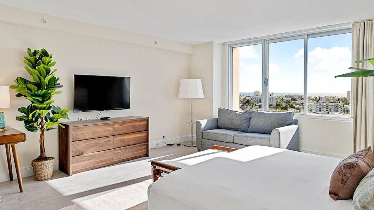 Photo of Bedroom in West Avenue