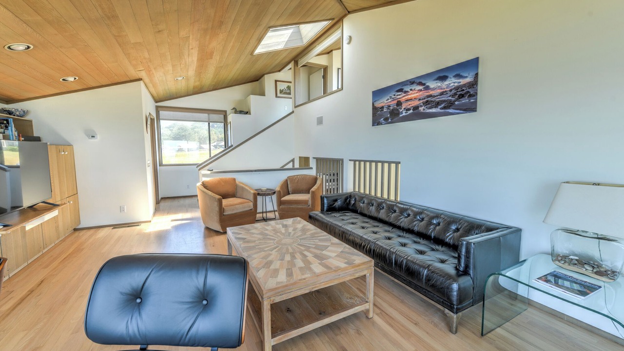 Photo of Livingroom in Sea Ranch