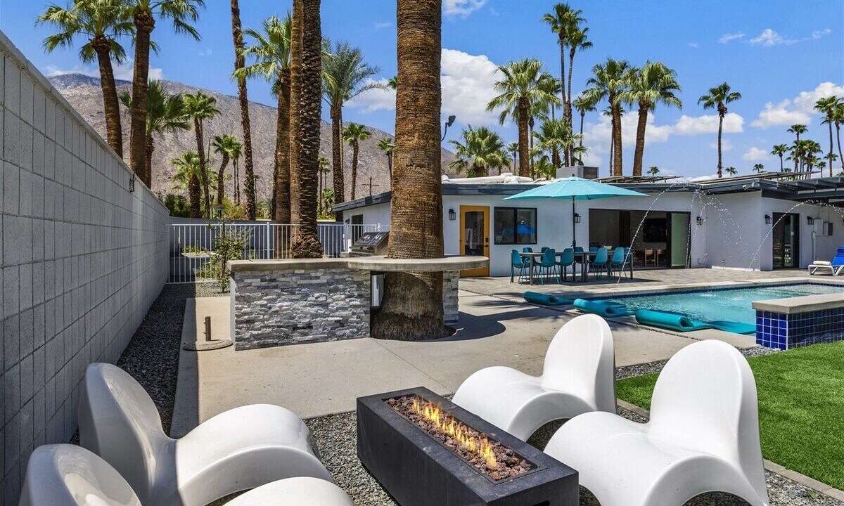 Photo of Outdoor in Warm Sands