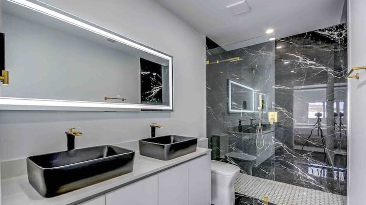 Photo of Bathroom in University Park
