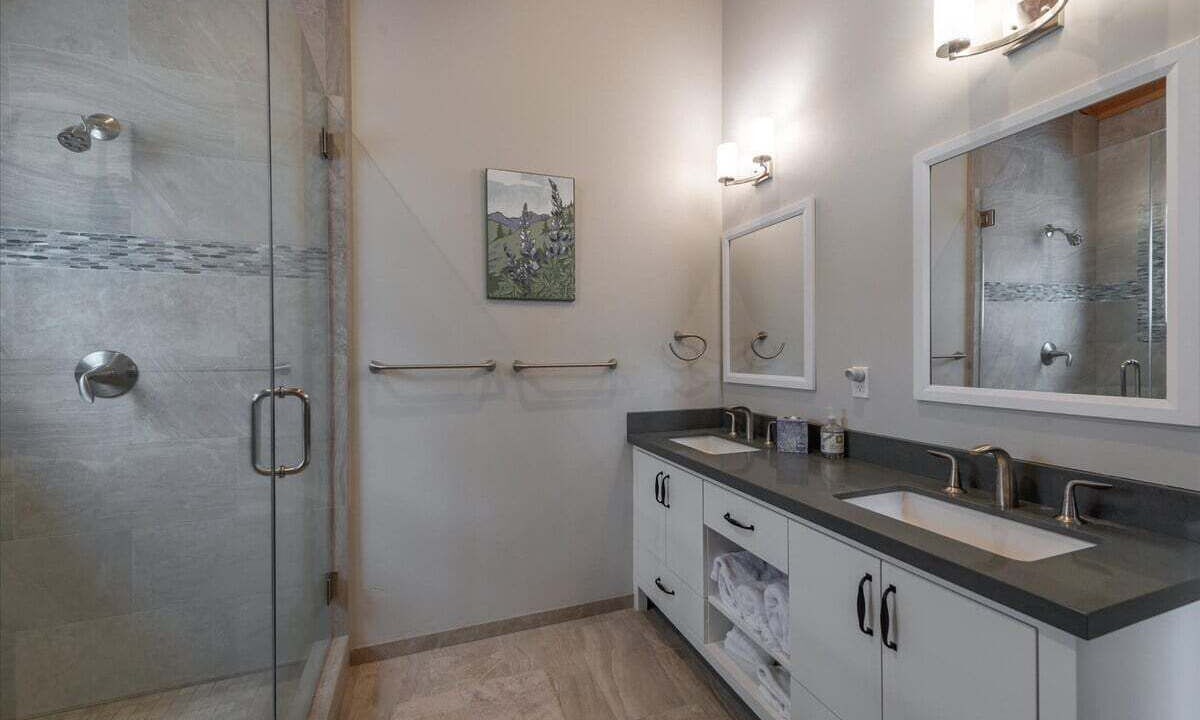 Photo of Bathroom in McKinney Estates