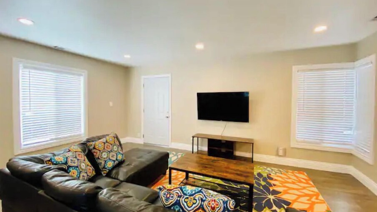 Photo of Livingroom in Newark