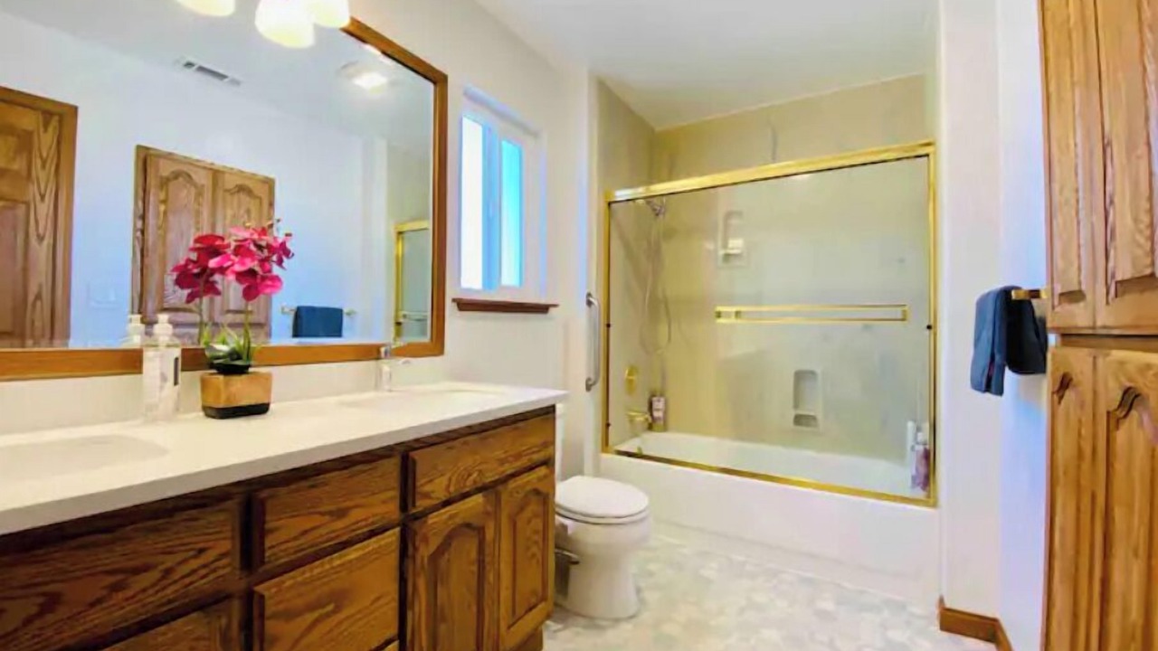 Photo of Bathroom in Newark