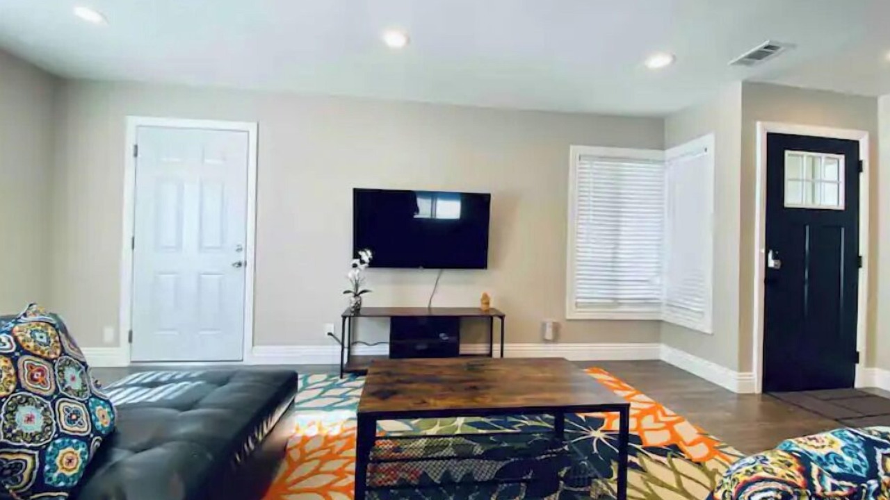 Photo of Livingroom in Newark