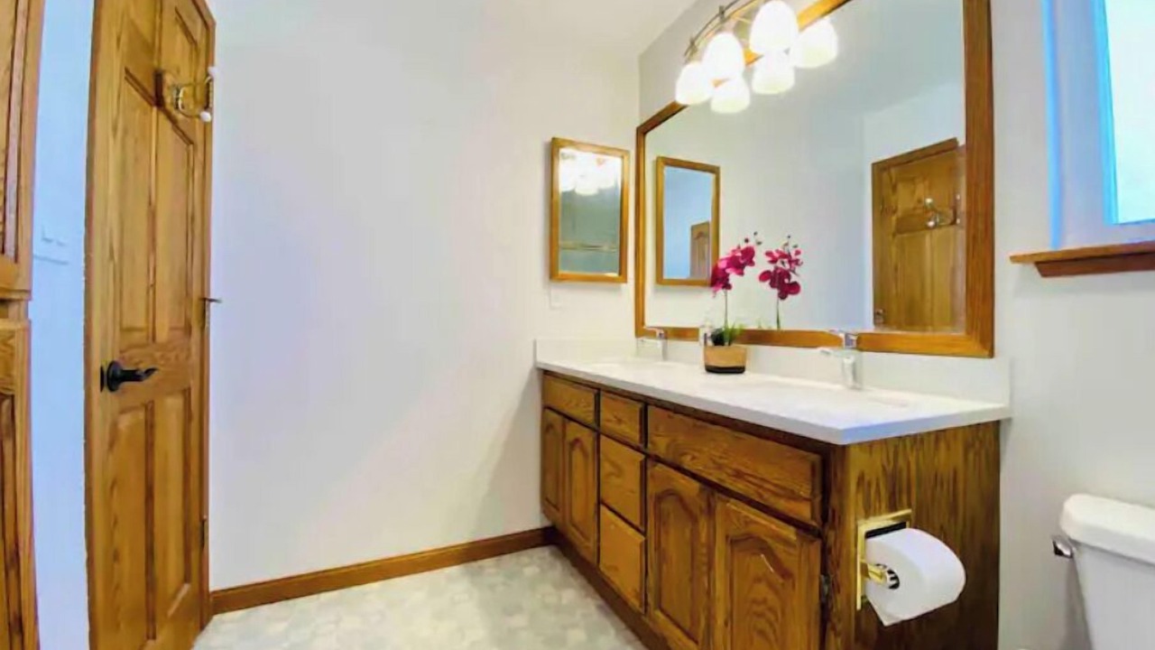 Photo of Bathroom in Newark