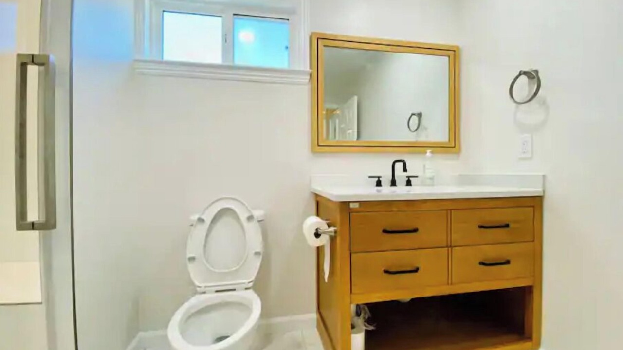 Photo of Bathroom in Newark