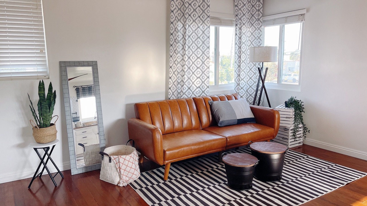 Photo of Livingroom in Midway City