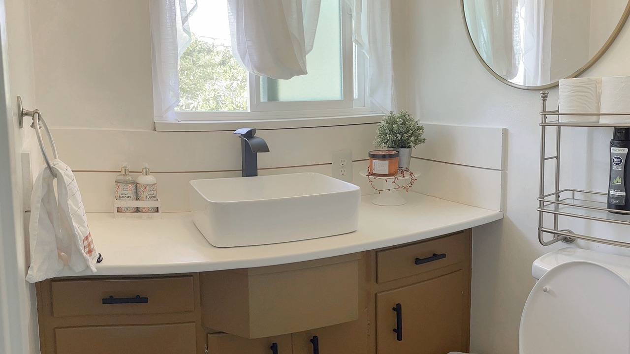 Photo of Bathroom in Midway City