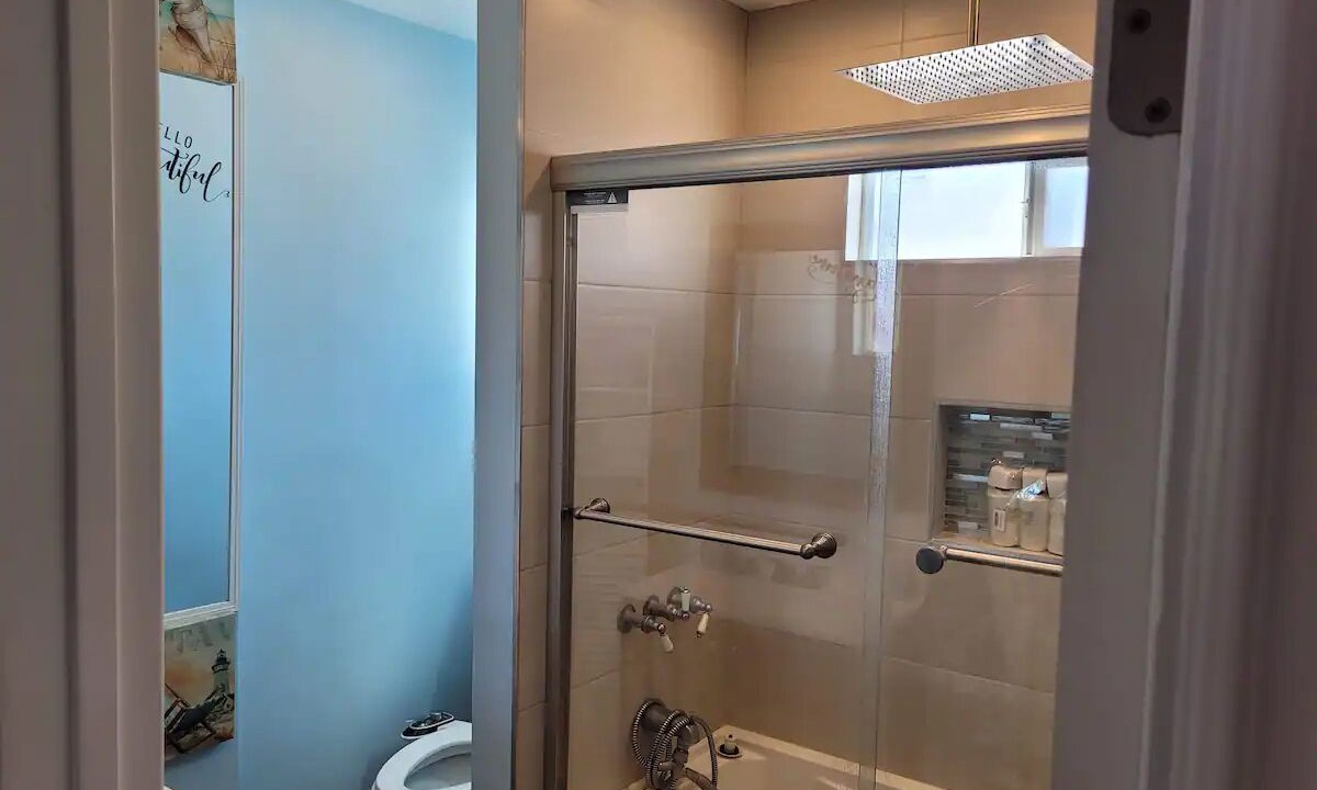 Photo of Bathroom in South Gate