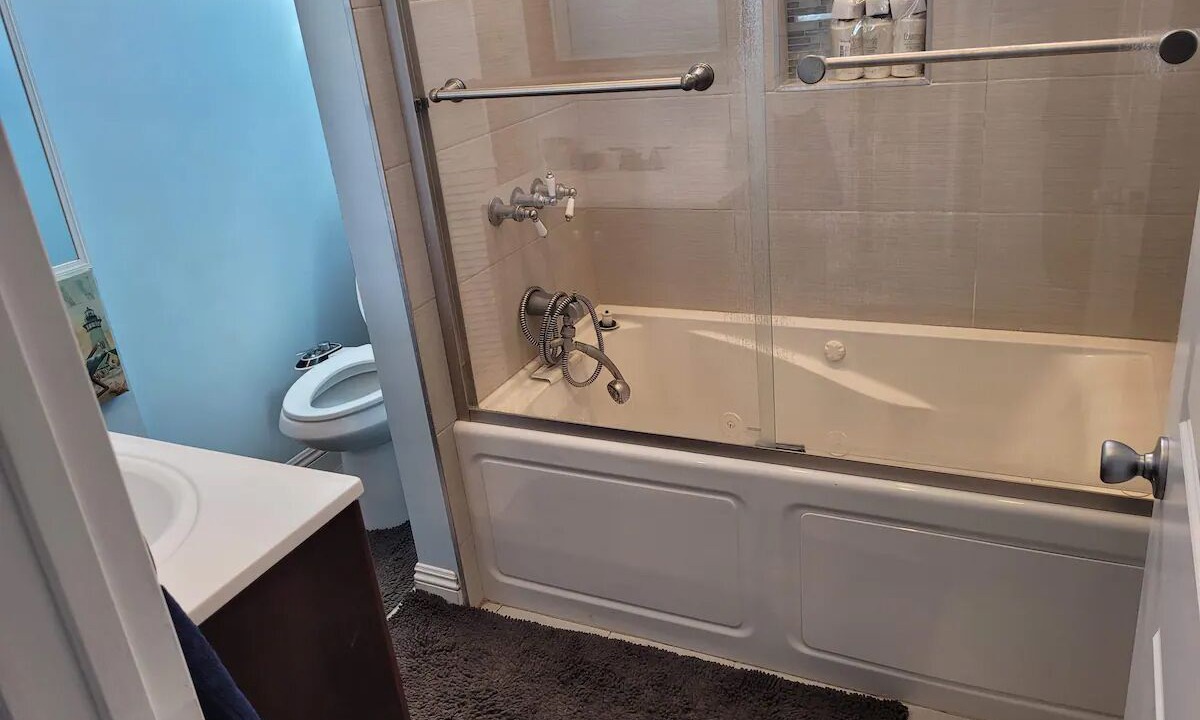 Photo of Bathroom in South Gate
