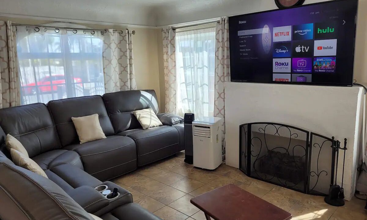 Photo of Livingroom in South Gate