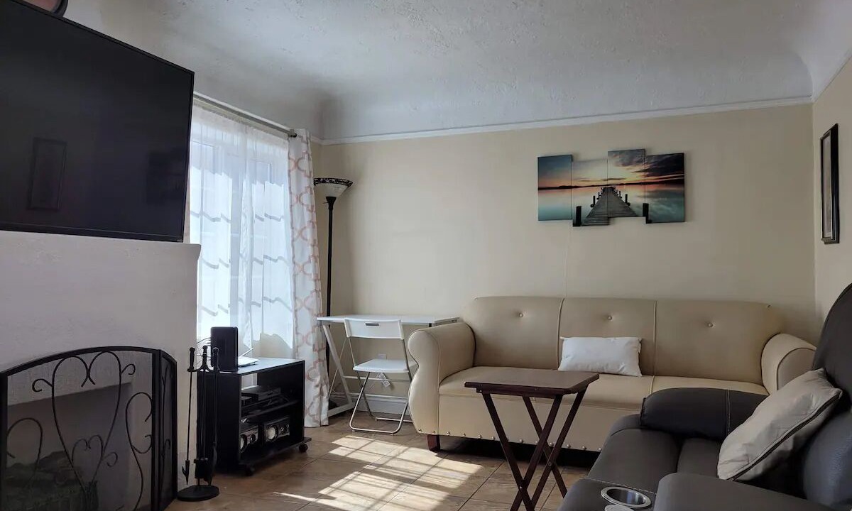Photo of Livingroom in South Gate