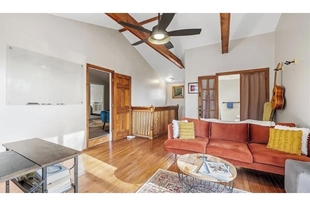 Photo of Livingroom in Lake View