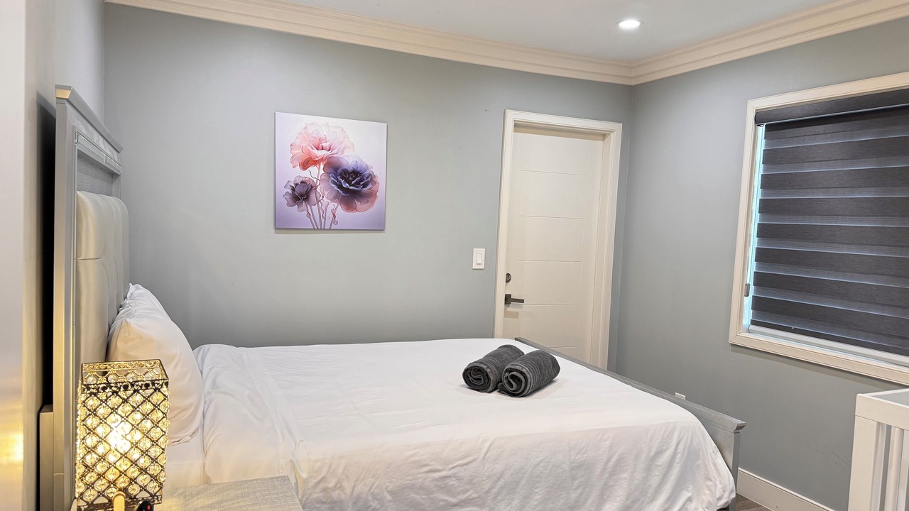 Photo of Bedroom in Midway City