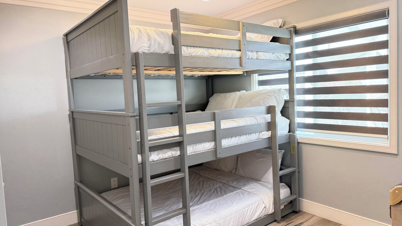 Photo of Bedroom in Midway City