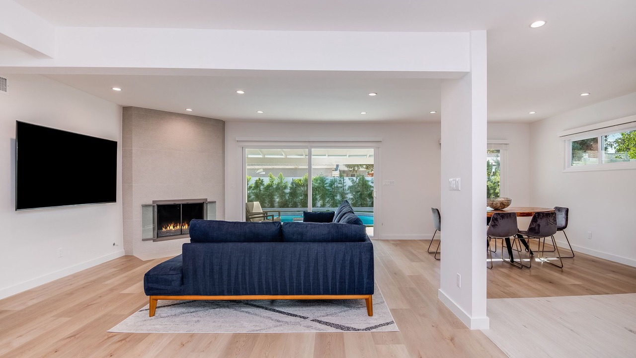 Photo of Livingroom in Encino