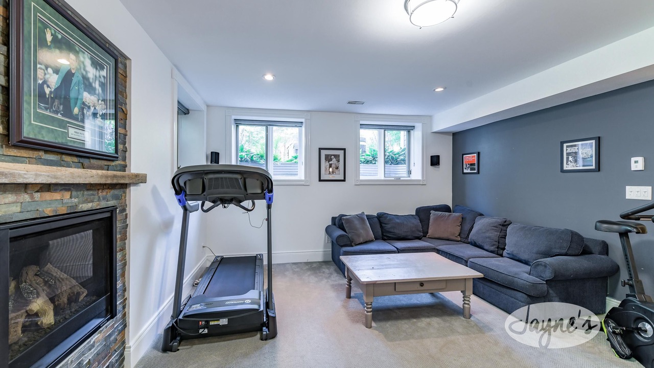 Photo of Livingroom in Colling Woodlands