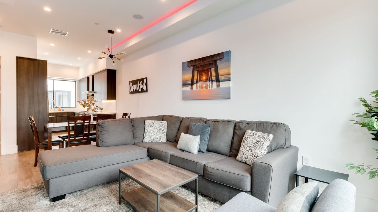 Photo of Livingroom in Mid City