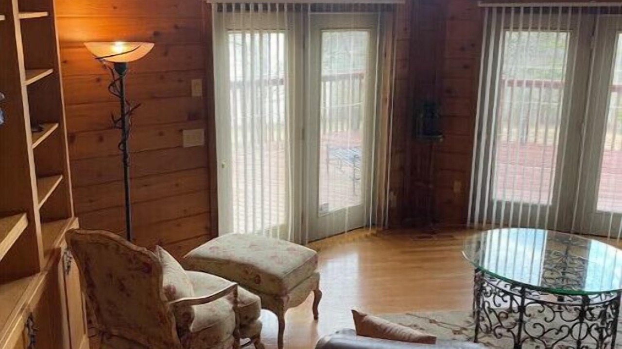Photo of Livingroom in Pinnacle