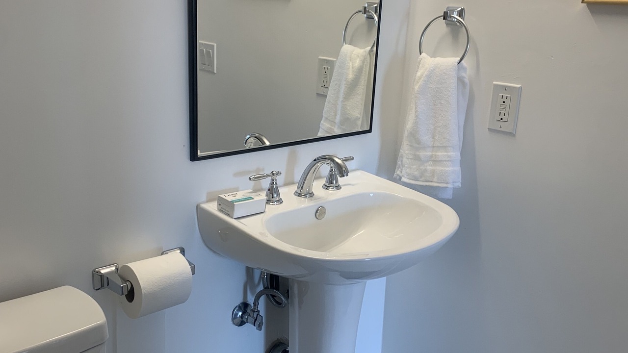 Photo of Bathroom in Hollywood Hills West