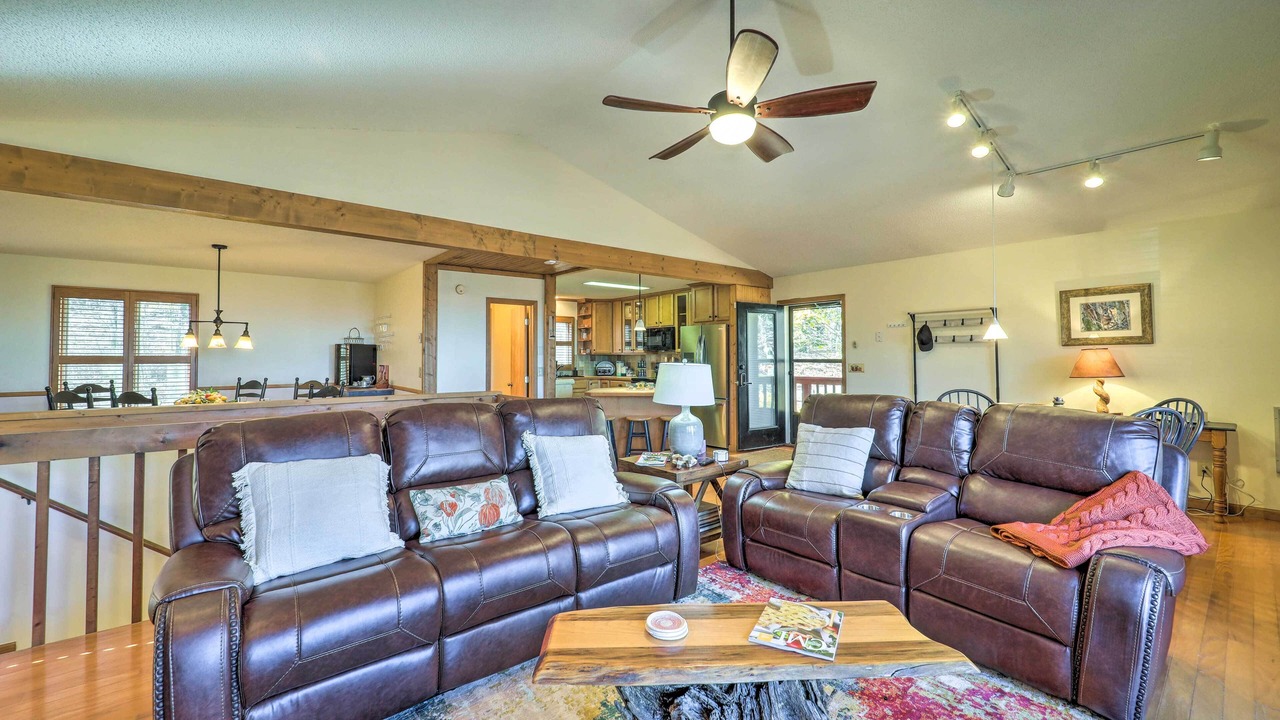 Photo of Livingroom in Charter Hills