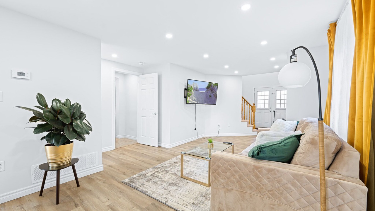 Photo of Livingroom in Barrie