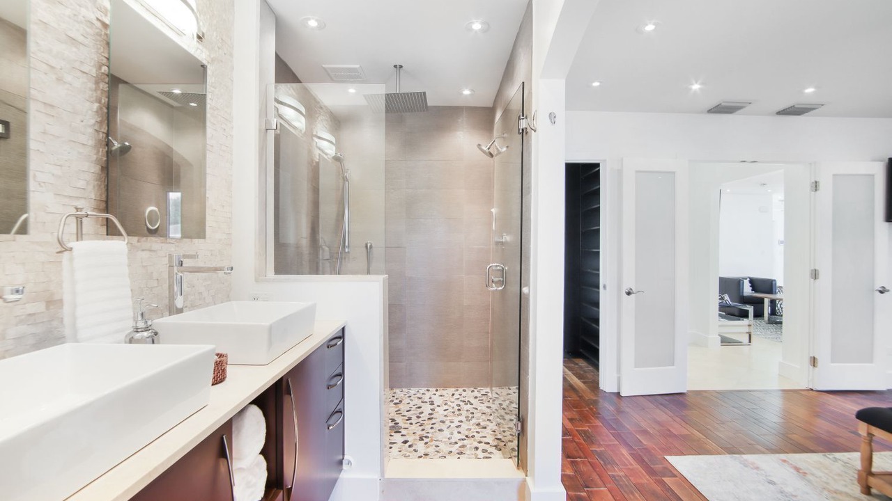 Photo of Bathroom in Plantation