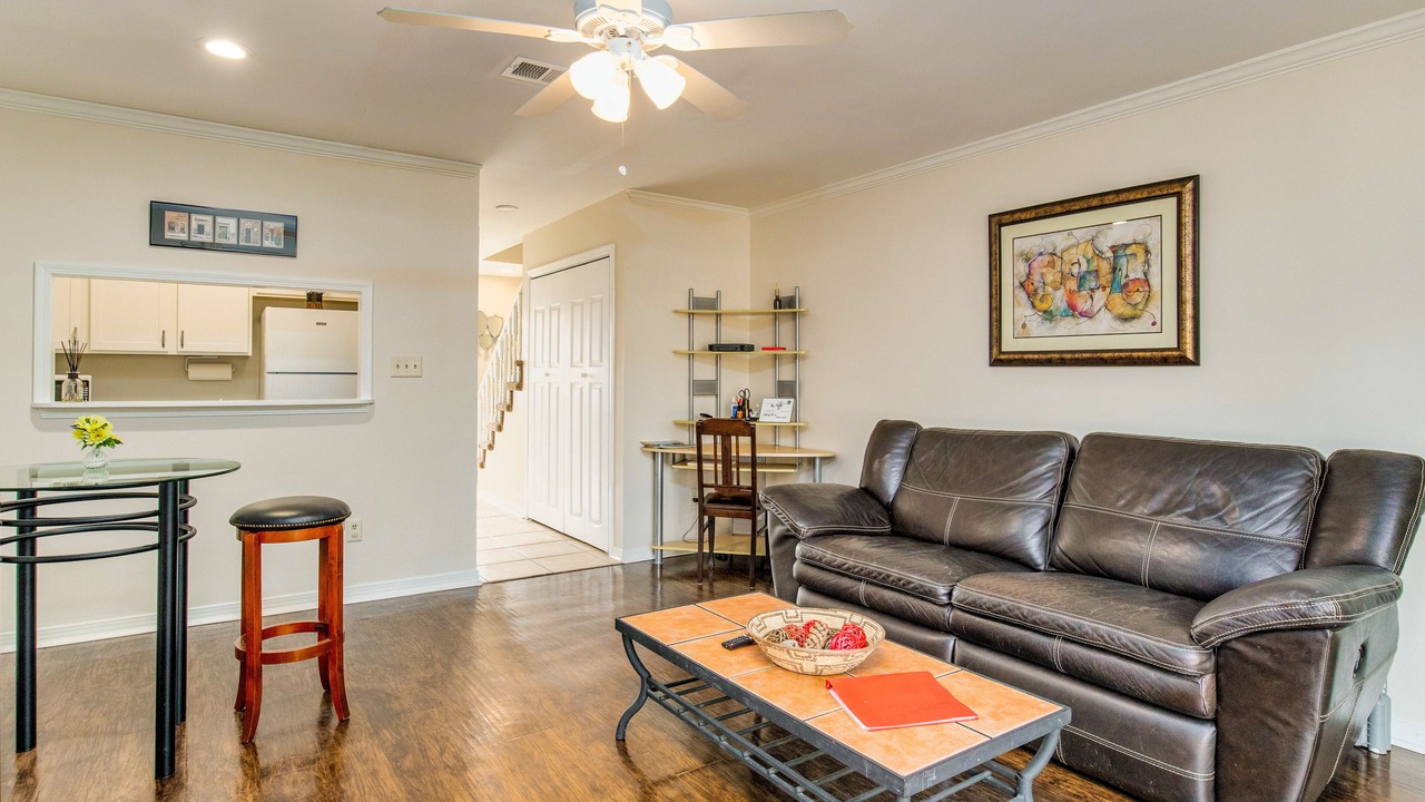 Photo of Livingroom in Southeast Pensacola