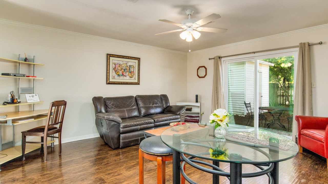 Photo of Livingroom in Southeast Pensacola