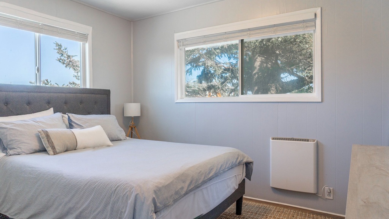Photo of Bedroom in Crescent City North