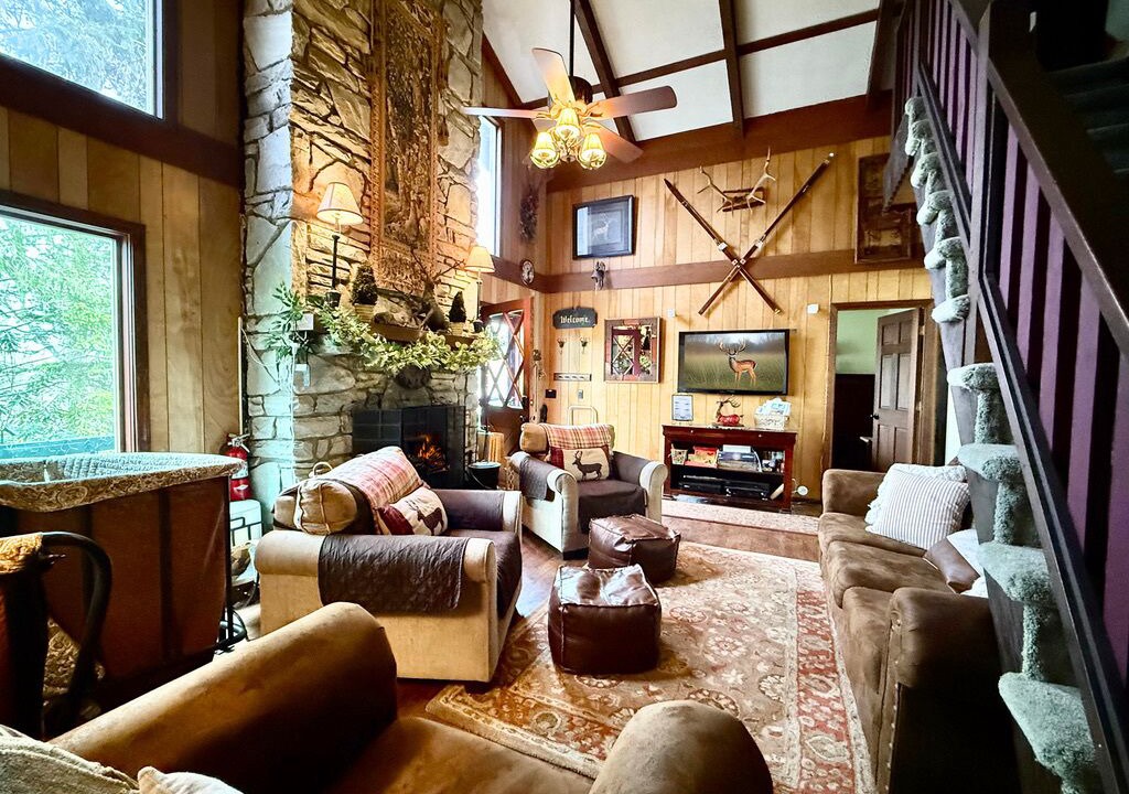 Photo of Livingroom in Charter Hills