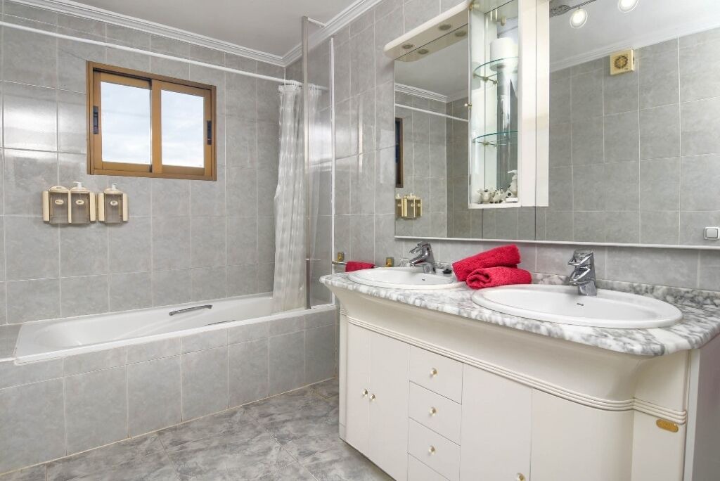 Photo of Bathroom in Callosa d' En Sarria
