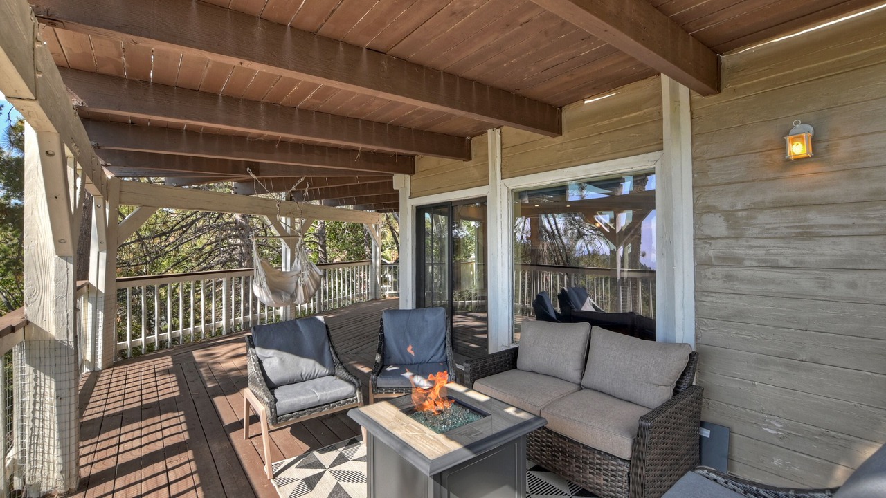 Photo of Patio Balcony in Running Springs