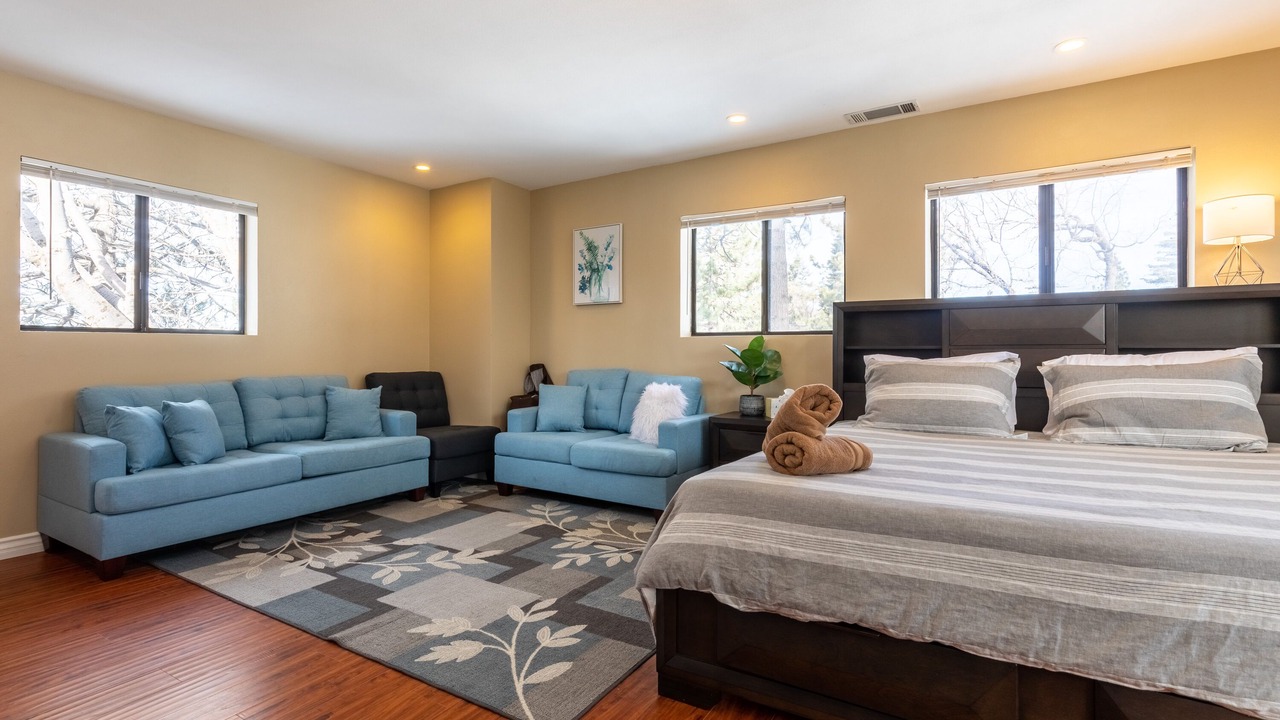 Photo of Bedroom in Running Springs