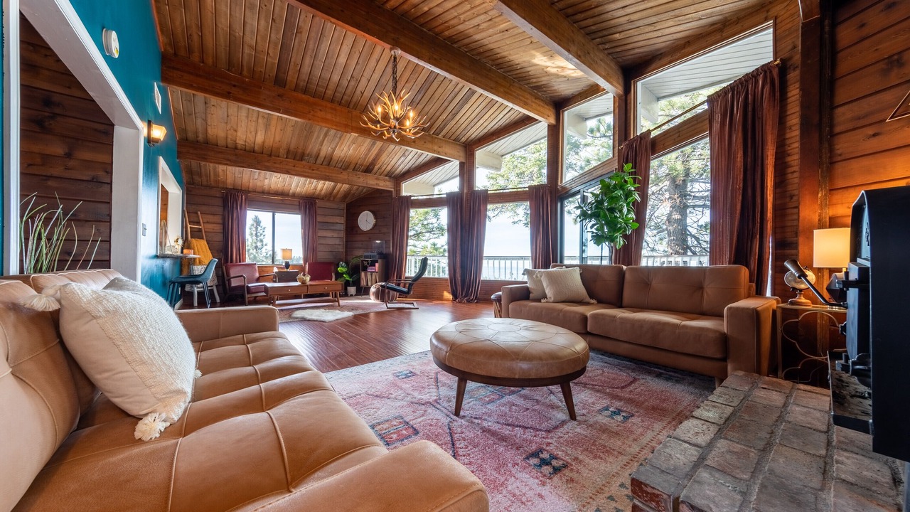 Photo of Livingroom in Running Springs